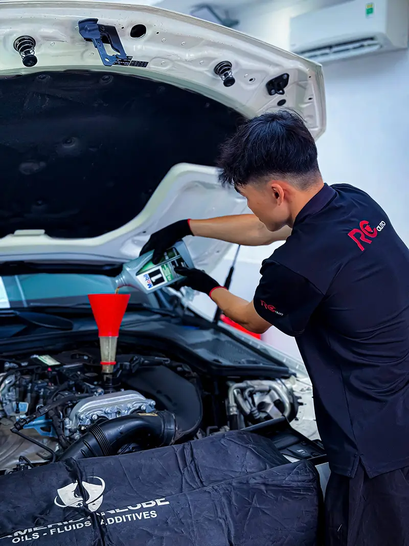 Bảo dưỡng xe Mercedes tại RC auto Workshop