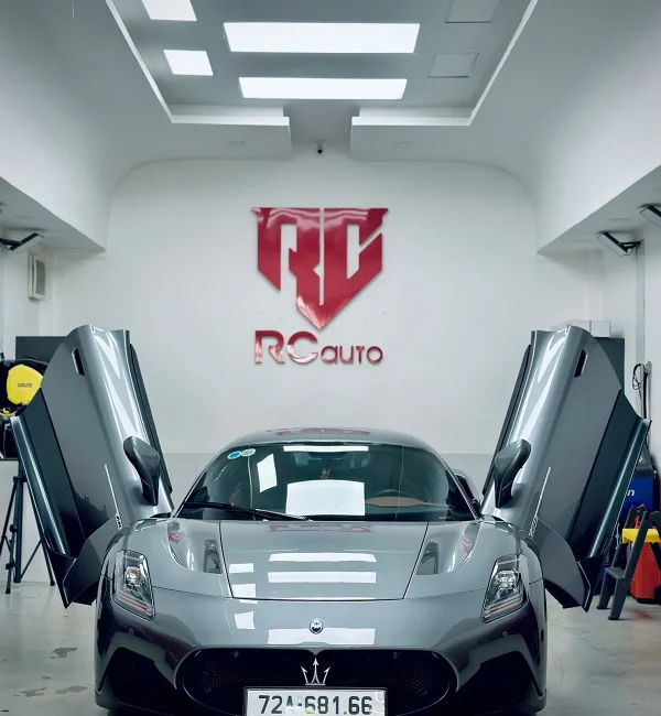 Maserati MC20