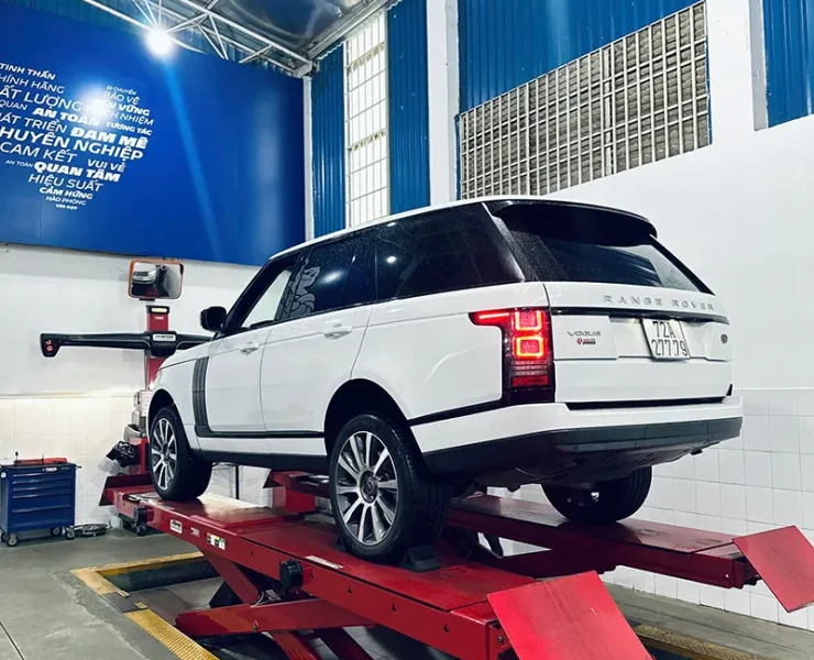 Range Rover can chinh hunter - thay bugi