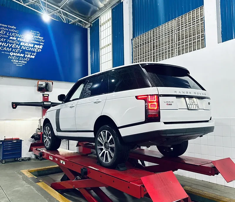 Range Rover can chinh hunter - thay bugi